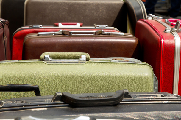 Montón de maletas antiguas de bolso vintage
 - Foto, Imagen