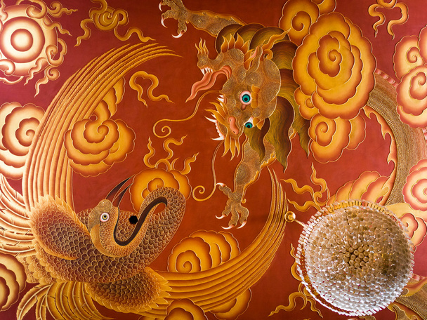 Illustrations Dragon et Paon au Temple Bouddhiste Tibétain
 - Photo, image