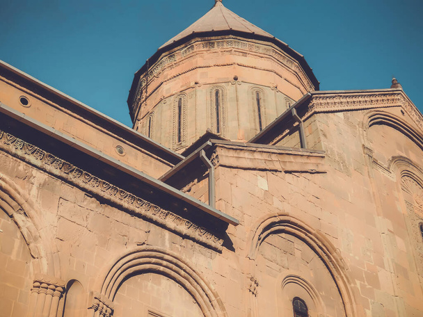 Beautiful view of the Svetitskhoveli Orthodox Cathedral (UNESCO World Heritage site) in Mtskheta, Georgia - Photo, image