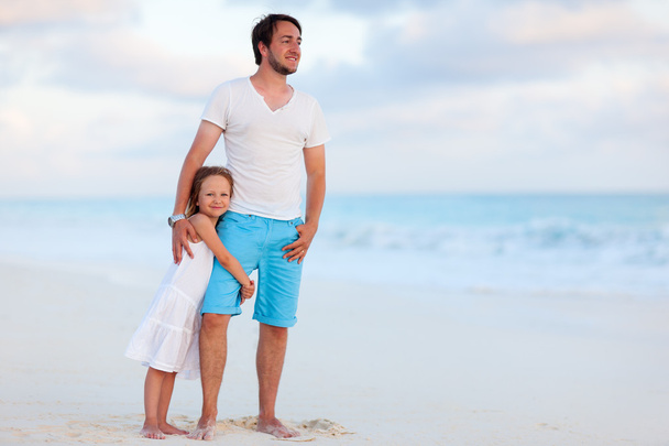 Father and daughter at beach - Foto, Imagen