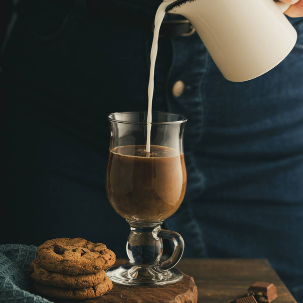Кофе-брейк с чашкой - Фото, изображение