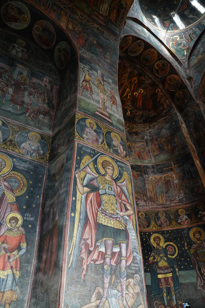 muren en interieurs van een Ortodoxkerk - Foto, afbeelding