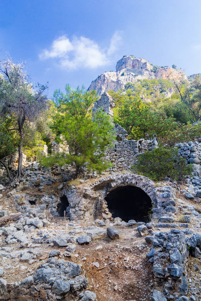 トルコのリキヤ・ヨル山の遺跡、秋のハイキング - 写真・画像