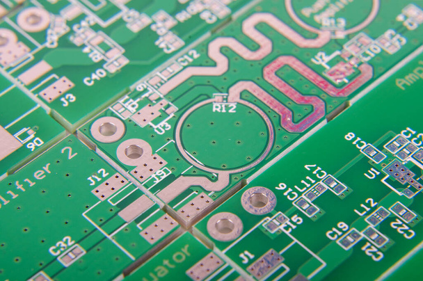 Resumen macro primer plano de patrones de placa de circuito impreso de microondas PCB
 - Foto, imagen