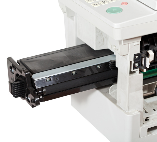 Wkładanie kasety w urządzenie wielofunkcyjne - Zdjęcie, obraz