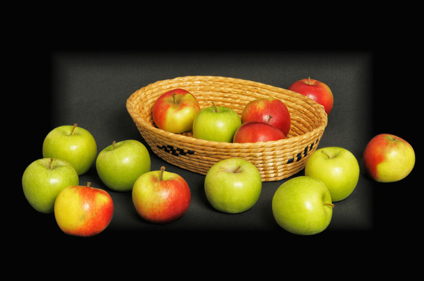 punaiset ja vihreät omenat - Valokuva, kuva