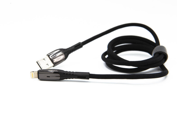 czarny kabel USB izolowany na białym tle - Zdjęcie, obraz