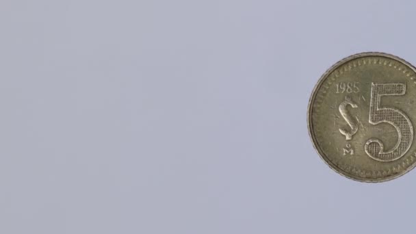 Staré 5 pesos mexické mince z roku 1985 - Záběry, video