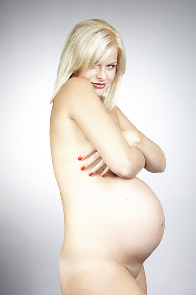 Nude pregnant girl - 写真・画像