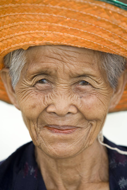 Portrait of an Old Woman - Photo, Image