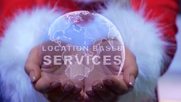 Hands holding planet met tekst Locatie-gebaseerde diensten - Video