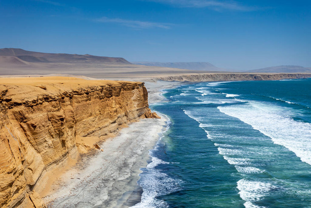 Cliff ocean view Paracas National Reserve, Peru. - Фото, изображение