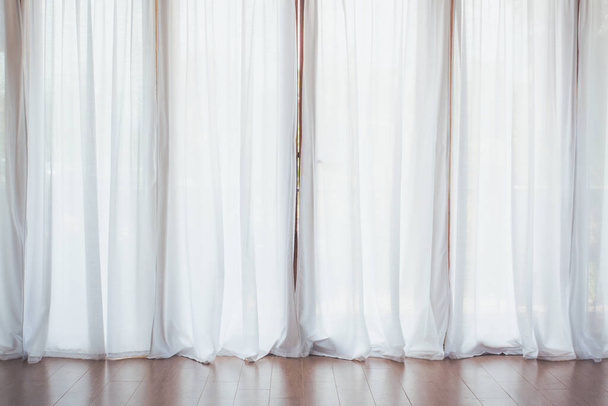 Decoración interior cortina blanca
. - Foto, imagen