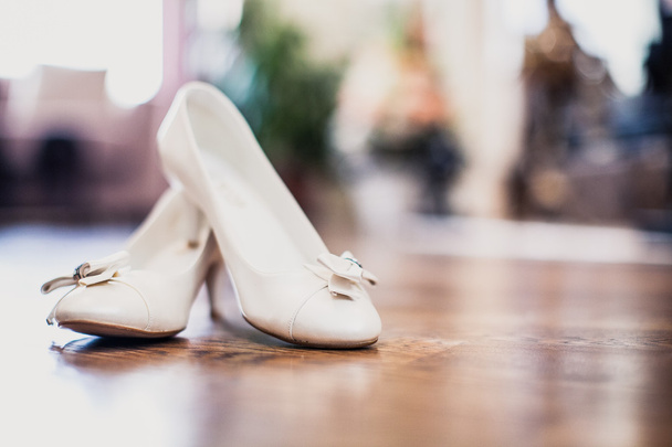 Zapatos de novia
 - Foto, Imagen