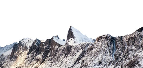 Szczyt Segla ze śnieżnym pasmem górskim zimą na wyspie Senja - Zdjęcie, obraz