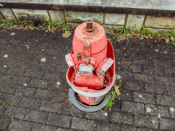 Υδραυλικοί πυροσβεστικοί κρουνοί / Borne dincendie - Φωτογραφία, εικόνα