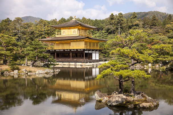 Pabellón de Oro en Rokuonji
 - Foto, imagen