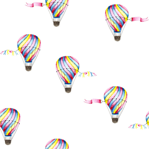 Naadloos patroon van aquarel kleurrijke ballonnen met vlaggen. Illustratie geïsoleerd op wit. Handbeschilderd sjabloon perfect voor kinderbehang, textiel, vintage design, kaarten maken - Foto, afbeelding