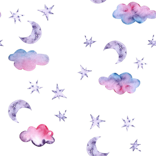水彩色の雲、月や星のシームレスなパターン。白を基調としたイラスト。子供の壁紙、ファブリックテキスタイル、インテリアデザイン、カード作りに最適な手描きのテンプレート - 写真・画像