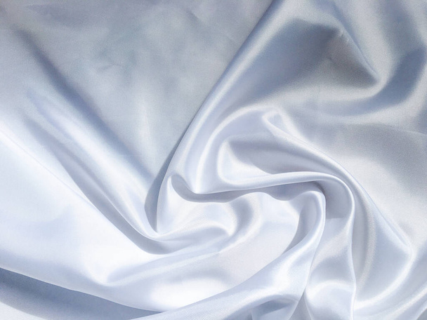 Solf tecido de cetim branco textura fundo. uso como o dia do casamento ou do aniversary com espaço da cópia para o projeto
 - Foto, Imagem