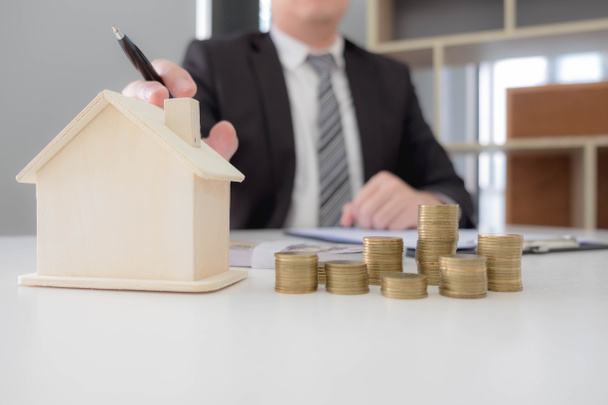 Conclure un contrat d'achat de logements Conclure un prêt immobilier Planification financière pour l'achat de logements
. - Photo, image