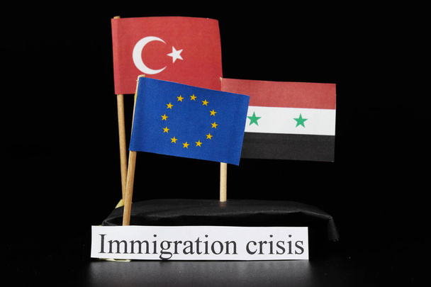 Crisi dell'immigrazione tra Unione europea Siria, Turchia. L'immigrazione è un nuovo problema globale tra Stati del Terzo Mondo e paesi avanzati. Scontro di due culture. Cristianesimo e Islam
 - Foto, immagini