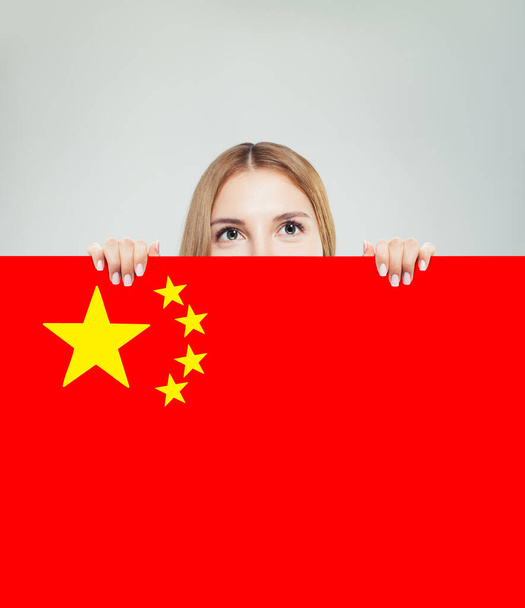 Kína koncepció boldog nő zászló Köztársaság Kína - Fotó, kép