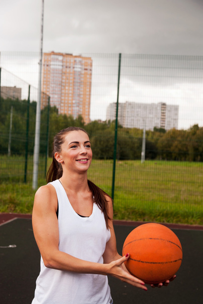 Sexy Woman Throw Basketball - Fotoğraf, Görsel