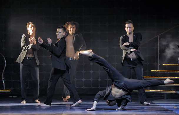 Performance balletto maschile
 - Foto, immagini