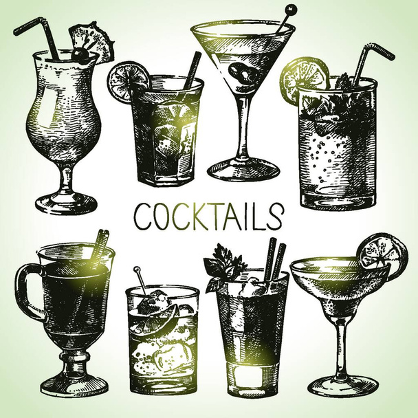 Hand drawn sketch set of alcoholic cocktails. Vector illustration - Vetor, Imagem