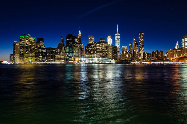 Manhattan Skyline in der Dämmerung, New York, USA - Foto, Bild