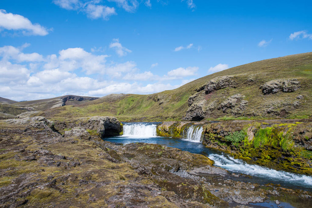 Водопад и каскад в реке Нордари Офаэра близ Эльджи на юге Исландии
 - Фото, изображение