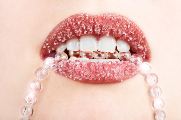 Сладкие губы и белые зубы
 - Фото, изображение