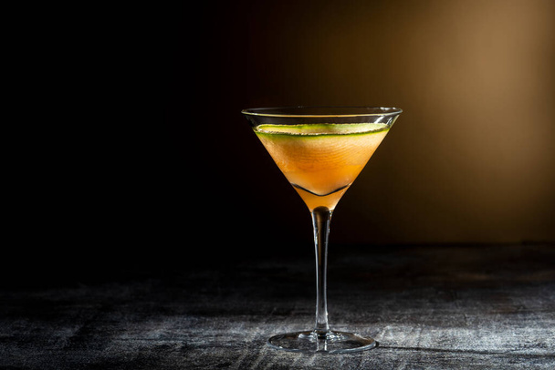 Cantaloupe martini a refreshing summer mocktai - Zdjęcie, obraz