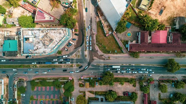 ダルエスサラーム市の平和の天国の空撮 - 写真・画像