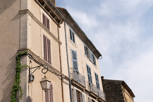 street house building village of Lourmarin provence France - Foto, Imagen