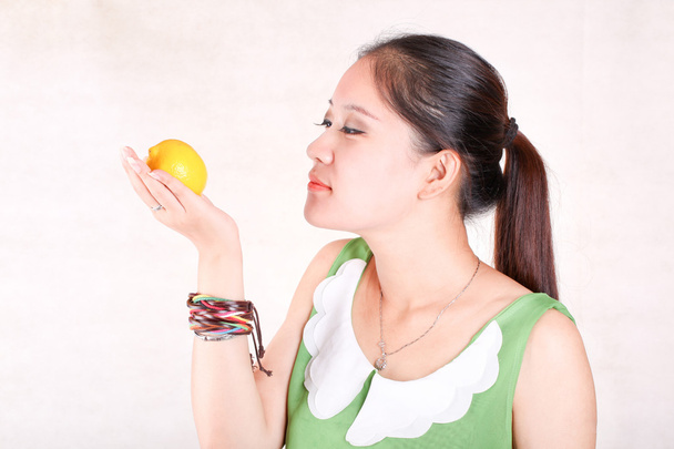 Los frutos amarillos y la salud
 - Foto, imagen