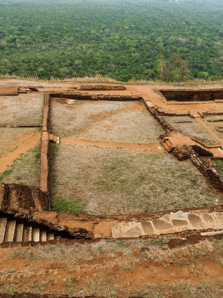Sigiriya Rock est une ancienne forteresse au Sri Lanka. Sigiriya est inscrite au patrimoine mondial de l'UNESCO. Ceci est situé à Dambulla Sri Lanka - Photo, image
