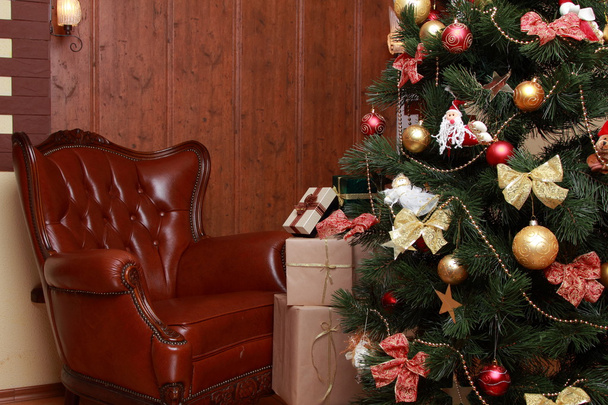 καθιστικό με ένα χριστουγεννιάτικο δέντρο - Φωτογραφία, εικόνα