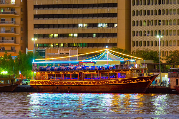 Dhow Cruise δείπνο Ντουμπάι - Φωτογραφία, εικόνα