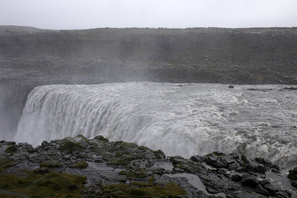 Islandia - 30 de agosto de 2017: Dettifoss la cascada más poderosa de Islandia y de toda Europa, Islandia, Europa
 - Foto, Imagen