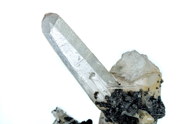 quartzo de pedra mineral macro em um fundo branco close-up
 - Foto, Imagem