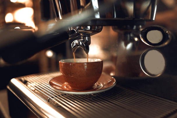 Successful cafe business, working coffee macine - Fotoğraf, Görsel