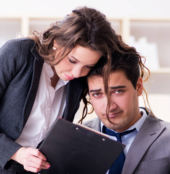 Concept de harcèlement sexuel avec l'homme et la femme au bureau - Photo, image