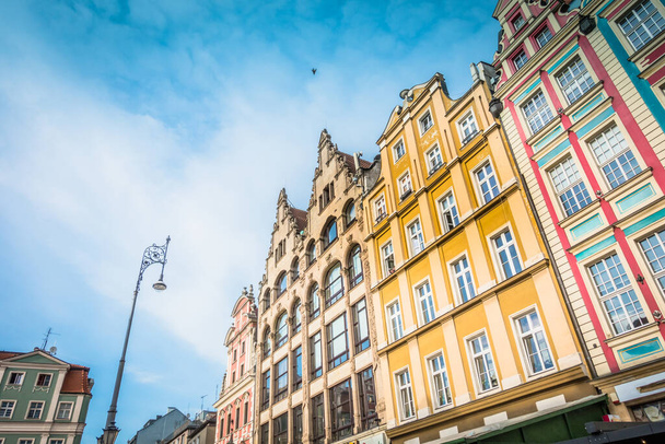 Wroclaw centrální trh náměstí se starými barevnými domy - Fotografie, Obrázek