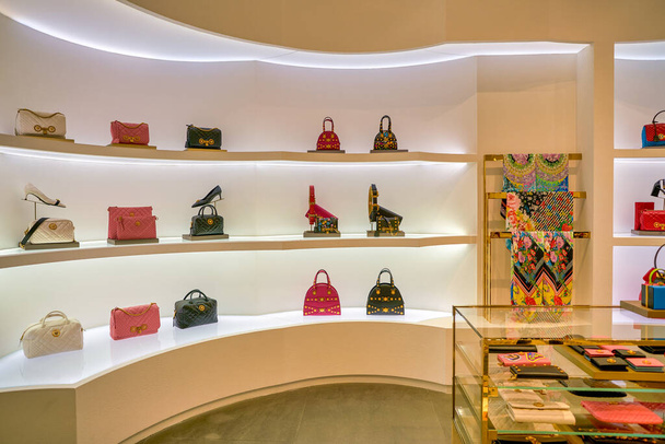 SINGAPORE - CIRCA APRIL, 2019: bags on display at Versace store in The Shoppes at Marina Bay Sands. - Foto, Bild
