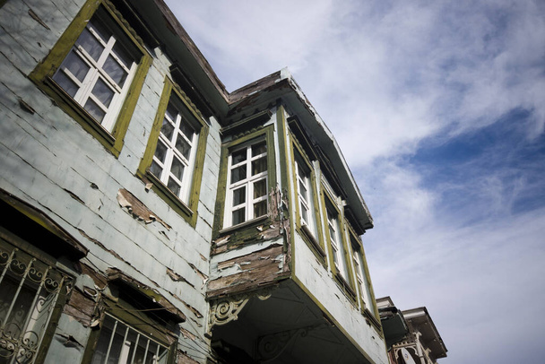 Княжеские острова Хейбели: старые деревянные дома
 - Фото, изображение