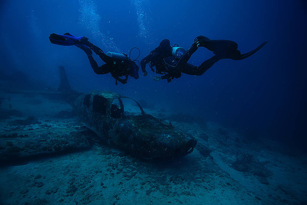 sunken plane diving, plane crash, incident, search under water, crash, divers - Photo, Image