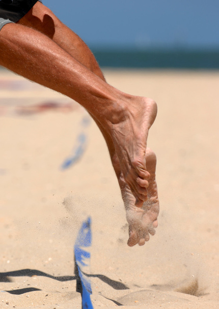 Bir erkek plaj voleybolcu bacakları - Fotoğraf, Görsel