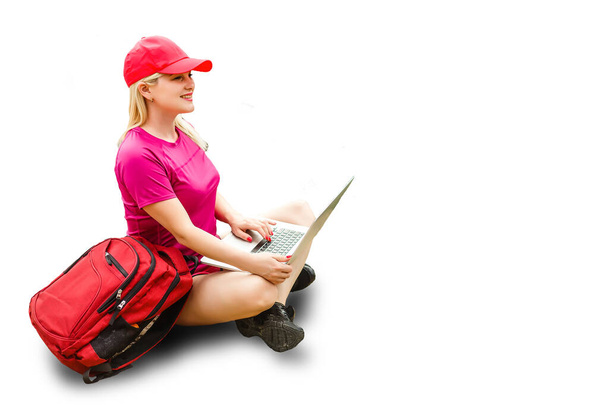 Mulher trabalhando em um laptop isolado sobre um fundo branco - Foto, Imagem